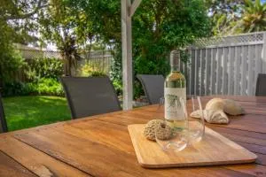 Spacious 2 Family Accommodation in the Grove - Emu Point