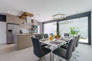 Luxury Villa Complex "Vitae & Pax" with heated infinity-pools, 16 sleeps