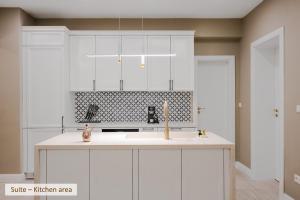 Super Central Stylish Suite & Studio with Shared Terrace by Flat Mаnager