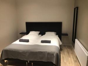 Double Room with Shared Bathroom - without window room in Måby Park & Hotell