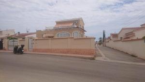Ciudad Quesada apartamento independiente en finca con piscina compartida