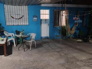 Apto independiente al fondo de casa familiar