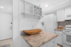 Stunning Condo at Park Shore Resort 149