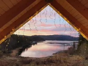 Hus ved sjøen 4 soverom 10 gjester - Solsem