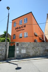 Peach Hostel & Suites