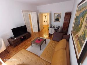 Classy and cozy near Tasmajdan park and Flower Piazza