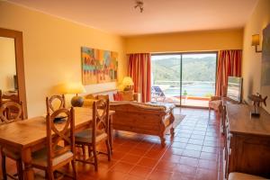 Superior One-Bedroom Apartment with Lake View room in Apartamentos do Lago