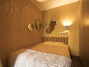 Midcentury modern, quiet, 40m studio with bath