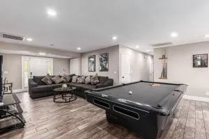 8BR Multimillion Estate-300k Pool-Spa-Sportscourt - 洞溪