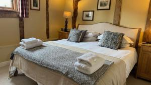 The Barn at Middle Farm and Cottages