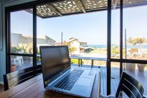 Container com vista para o mar e jacuzzi SUL11