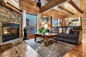 Groots Place - 5 min to main parkway!!