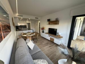Valentino golf 33 with garden and pool view