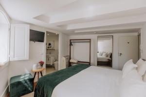 Double or Twin Room room in Trovador City Guest House