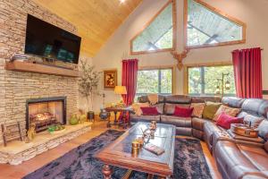 Next Stop Heaven Game Room and Multiple Decks - 4-star hotels in Ellijay