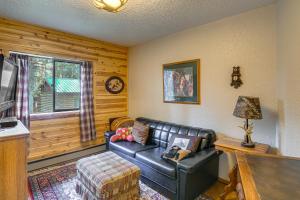 Island Park Fishing Cabin - Walk to Henrys Fork!