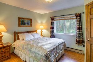 Island Park Fishing Cabin - Walk to Henrys Fork!