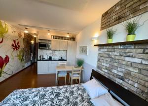 Stylowe studio z parkingiem - 3 minuty od Dworca & Galerii Krakowskiej