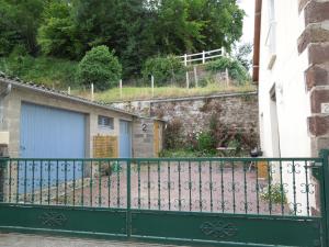 Maisons de vacances Chez Pauline, Gavray. House with secure parking, Wi-Fi & garage. : photos des chambres