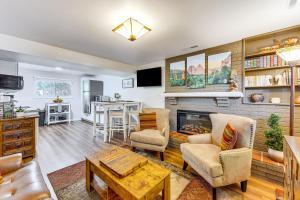 Hillside Place with Mountain Views about 8 Mi to Dtwn!