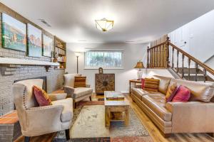 Hillside Place with Mountain Views about 8 Mi to Dtwn!