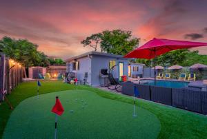Surfari Pompano! Heated Pool Home 9 mins to Beach