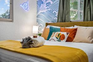 Surfari Pompano! Heated Pool Home 9 mins to Beach