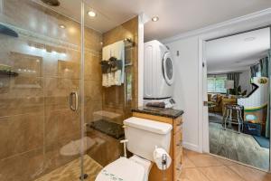 Surfari Pompano! Heated Pool Home 9 mins to Beach