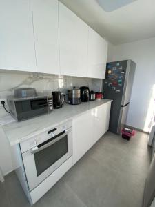 Room only - Serene room with Chineses-Parisian