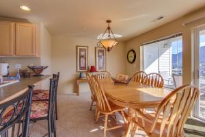 Park Pointe: Splendor on the Sun Deck (C202)