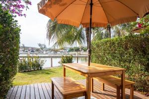 Duplex em Búzios com Suítes e Piscina | CLC 11