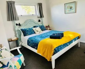 Wattle Creek Studio with Breakfast Basket - Leithfield