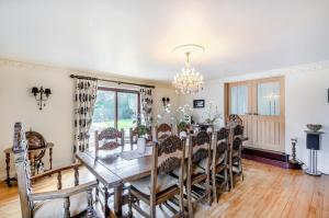 Country Retreat with Grounds & Leisure Facilities