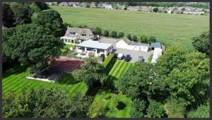 Country Retreat with Grounds & Leisure Facilities