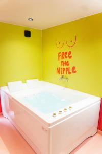 Capsule Girl Power SPA - balneo - Sauna - Karaoké - Billard - 2 chambres