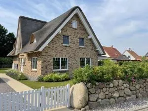 Villa Bi de Kühlung Comfortable Vacation Home - Kühlungsborn