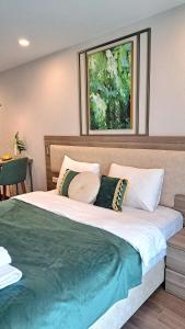 Elite studio green wave