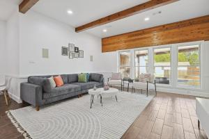 4BR Retreat with Pool and Grill