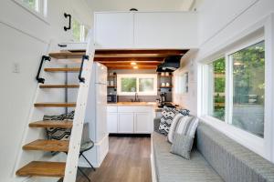 The Chardonnay Chalet Defiance Studio Trail!