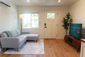 Peaceful Retreat in Duarte, Near LA, Pasadena, and Orange County
