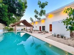 !Vive como local, 3 departamentos juntos, piscina y céntrico! - Tikuch