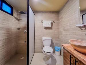 !Vive como local, 3 departamentos juntos, piscina y céntrico!