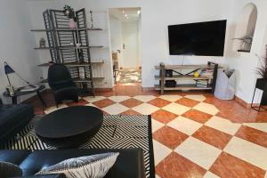 Apartment in big house with private pool & large outdoor space