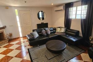 Apartment in big house with private pool & large outdoor space