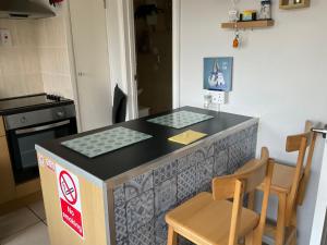 1st Floor Hillview 2 bedroomed Central Location No pets