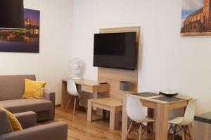 Old Town Aptartments - B23