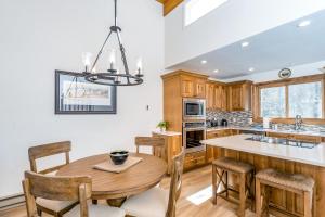 Riverside C203 - Riverside Owl