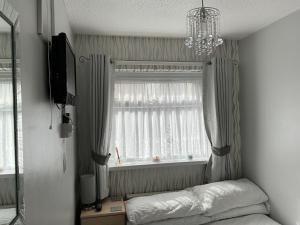 1st Floor Hillview 2 bedroomed Central Location No pets