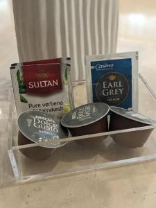 Luxury Apartment - 2 bedroom 2 bathroom 5 mins walk from Corniche, Mall and Station - Families Only