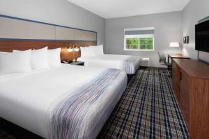 Queen Room with Two Queen Beds - Non-Smoking room in Super 8 by Wyndham Eagle River